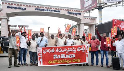 Union Budget dashed our hopes, say employees of Visakhapatnam Steel Plant