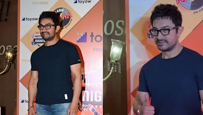 Aamir Khan Looks Dapper In Blue At Sarfarosh 25th Anniversary Special Screening | Watch⁩ - News18