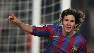 Messi y el big bang de su carrera: subastaron por una cifra impactante la servilleta en la que firmó su primer contrato con Barcelona