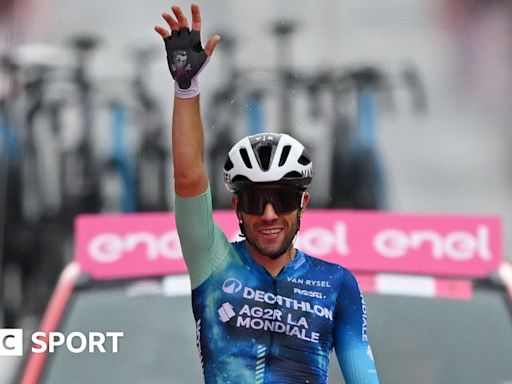 Giro d'Italia: Andrea Vendrame powers to stage 19 win as Geraint Thomas crashes