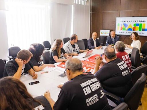 Greve dos professores federais: Justiça suspende acordo do governo com sindicato - Congresso em Foco