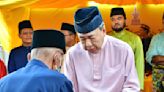 Selangor royals lend helping hand to orphans, hard-core poor ahead of Hari Raya