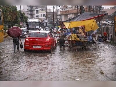 Heavy rain lashes Delhi, IMD issues red alert; waterlogging in several area