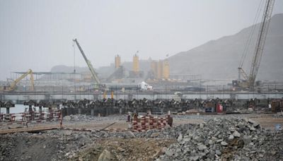 Perú busca evitar arbitraje con china Cosco Shipping por controversia en megapuerto: ministro