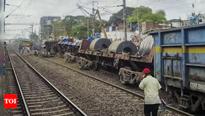 Goods train derailment at Palghar hits Western Railway train traffic | Mumbai News - Times of India