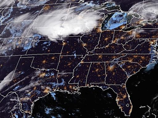 Severe thunderstorms with possible tornadoes, giant hail and high winds forecast to rock Midwest