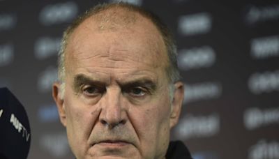 Bielsa: "Si dejamos 40 metros a Luis Díaz le gusta, y si nos encerramos, también le gusta"