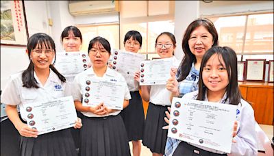 《彰化》國際數學建模賽 彰女獲2特等獎