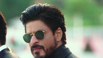 Shah Rukh Khan's Eyes Damaged? Superstar Rushes to the US for Urgent Treatment