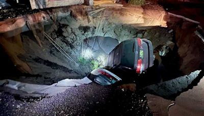 Sinkhole swallows vehicles, forces evacuations in Las Cruces