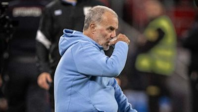 Críticas para Marcelo Bielsa: la extensa lista de trabajadores renunciados que acumula el Loco en Uruguay - La Tercera