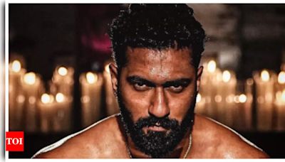 Vicky Kaushal shows off his muscular body in the latest picture, leaves fans impressed | Hindi Movie News - Times of India