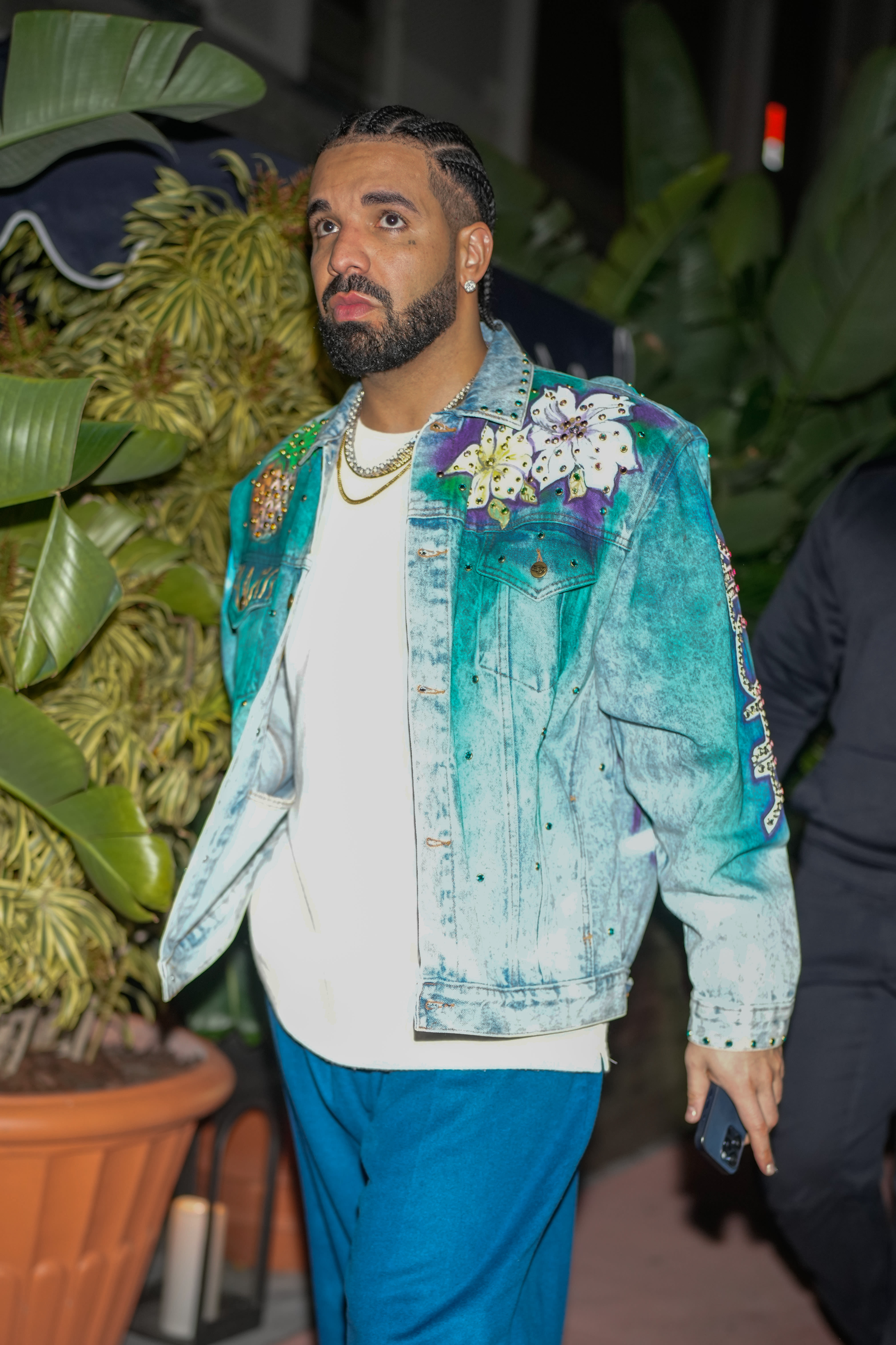 Shooting Outside of Drake’s Home in Toronto Leaves Security Guard in Serious Condition