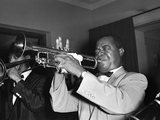 Cinco gravações inéditas de Louis Armstrong, feitas pela BBC, vão ser lançadas em julho