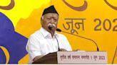 RSS chief participates in Guru Purnima fete - News Today | First with the news