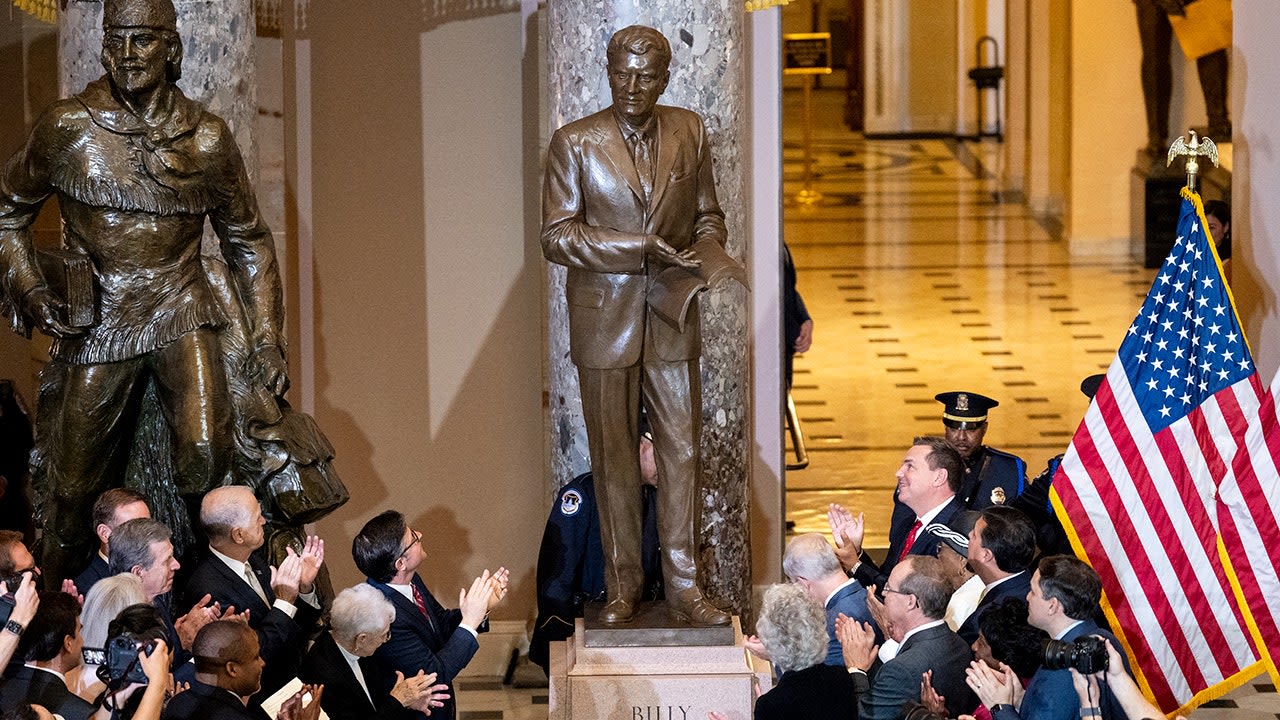 Statuesque Rev. Graham tribute comes to the Capitol, but shies away from the limelight