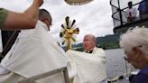 On heartland roads, and a riverboat, devout Catholics press on with two-month nationwide pilgrimage - WTOP News