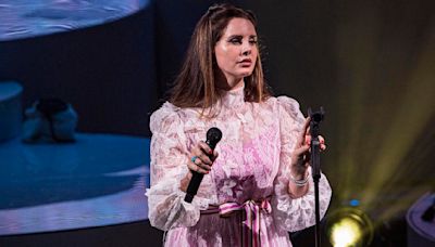 Lana Del Rey to headline her first U.S. stadium concert at Fenway Park in Boston