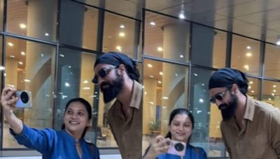 Vicky Kaushal Stops For A Female Fan To Take A Selfie At Airport, Actor’s Sweet Gesture Goes Viral - News18