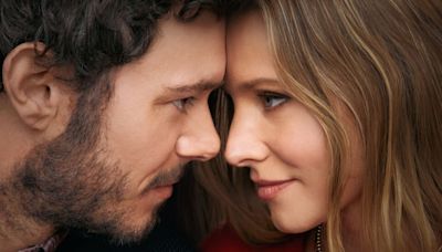 Una comedia con Kristen Bell y Adam Brody, como una realizadora de podcast sobre sexo y un rabino, entre lo mejor de los estrenos de esta semana