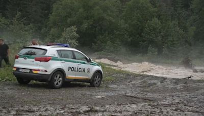 Heavy rain traps 16 tourists in Slovakia