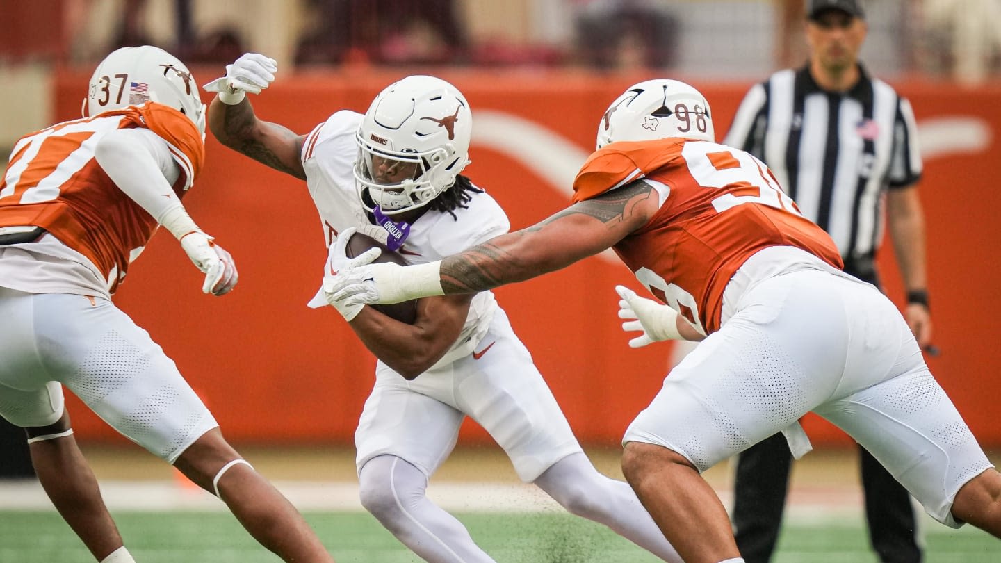 Two Longhorns Named to Polynesian College Football Player of the Year Watch List