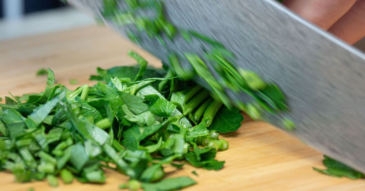 Gordon Ramsay’s genius herb chopping method to get ‘maximum flavour’