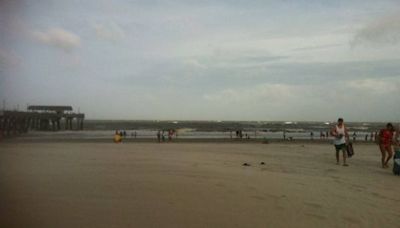 Woman drowns after being swept up by current while walking along sandbar on Tybee Island
