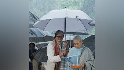 Amitabh Bachchan holds umbrella for wife Jaya in latest picture, sets couple goals