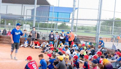 League pro has message for Olathe’s coaches: ‘You’re in the memory-making business’
