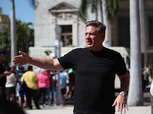 Let's get rolling! Tyler Florence brings 'Great Food Truck Race' from Texas to Florida