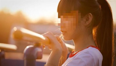 逼少女露奶自拍…噁男仿「韓國N號房」要下體塞寶特瓶 法官痛批：低劣