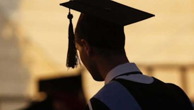 Cash over class: Aussie unis slammed for low standards, awards degrees to students with poor English skills