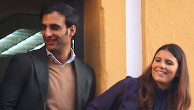 Cayetana Rivera disfruta de la Semana Santa de Sevilla junto a su novio y Lourdes Montes