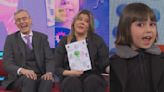 Juliet, la "mini periodista" de 7 años, debutó en Telenoche y enterneció a Dominique Metzger y Nelson Castro con un comentario
