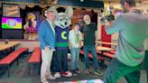 Inside last-of-its kind Chuck E. Cheese with an animatronic band