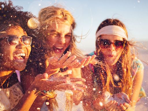 Your guide to nailing finances on holiday with friends (without an argument)