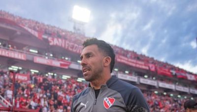 Vuelta a la normalidad: Carlos Tevez dirigió la práctica de Independiente