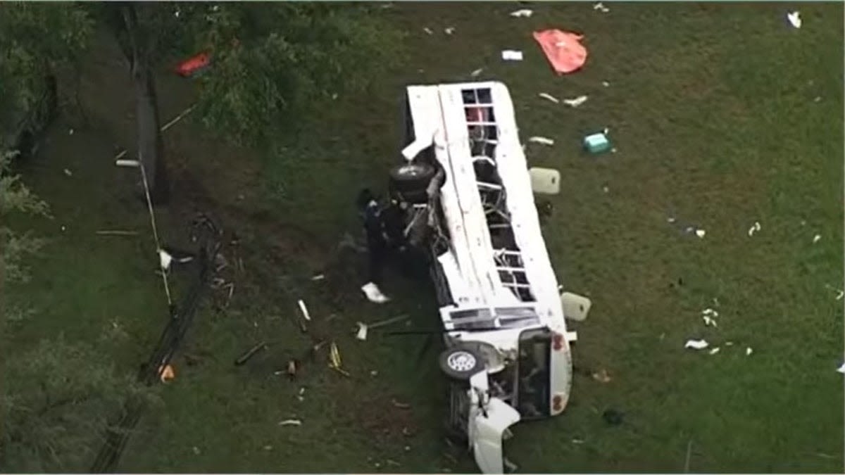 Florida bus crash latest: At least eight people killed and more than 40 injured in highway incident