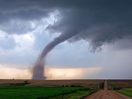 "Worst tornado outbreak" of year so far broke warning records