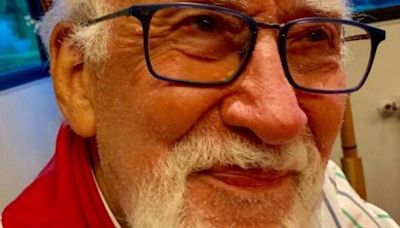 Fallece el periodista José Martínez Echalar