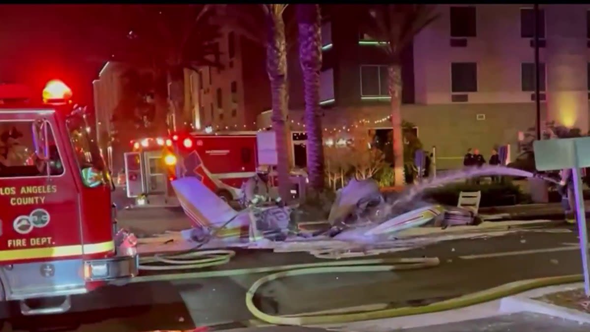 Plane crash in Hawthorne leaves 2 in critical condition