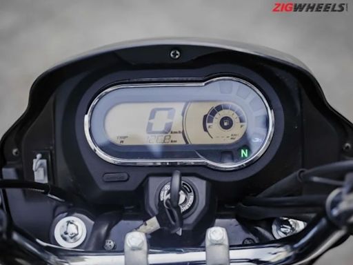 Hero Splendor Plus Xtec 2.0 vs TVS Radeon Top Variant: Mileage, Features, And Other Details Compared In Pics - ZigWheels