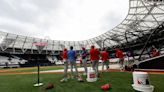 Rob Thomson and Phillies staff visited a Philly-themed London sports bar: ‘It was just a lot of fun’