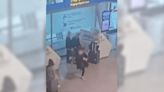 韓國仁川機場搶劫案 受害者被「噴霧射臉」搶包劫走300萬