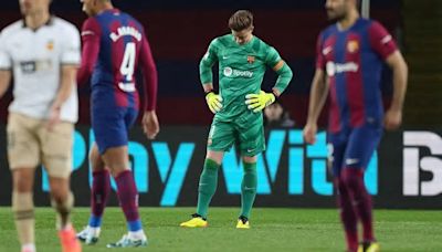 Barcelona goalkeeper Ter Stegen gifts Valencia goal with huge error