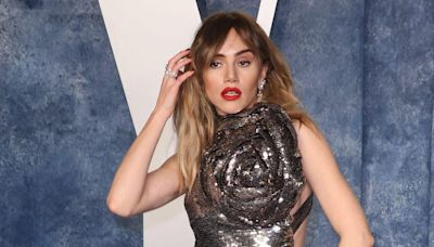 'How Does She Look This Good Postpartum?': Suki Waterhouse Shocks Fans by Flaunting Her Bikini Body 4 Months After Giving Birth...