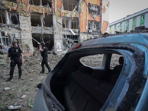 Deadly Russian airstrike on crowded shopping center in Ukrainian city