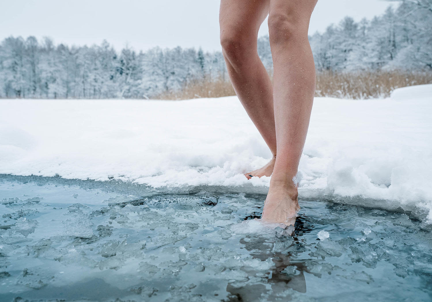 Cold plunges are the latest workout trend. Do they actually have benefits?