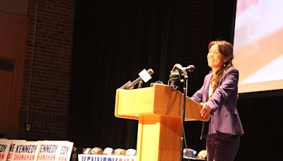 RFK Jr. running mate Nicole Shanahan makes push in Kittery to get on Maine ballot